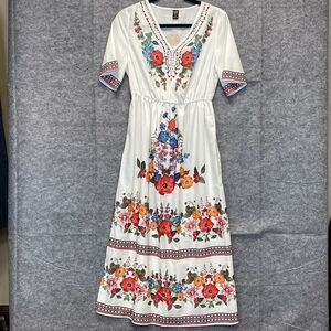 NWT Emery Rose Dress Women's Small White Floral Boho Short Sleeve A-Line V-Neck
